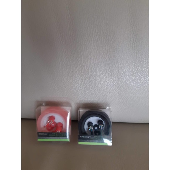 Pretty Rhinestones Earbuds - Picture 3 of 3